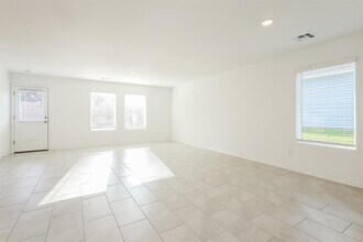 2213 Sycamore Creek Ave in Yukon, OK - Building Photo - Building Photo
