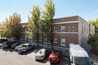 Courtyard Apartments in Twin Falls, ID - Foto de edificio - Building Photo