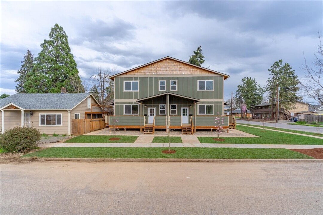 1507 Hines St SE in Salem, OR - Building Photo