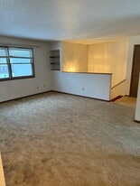 510 L Hauser Rd in Onalaska, WI - Building Photo