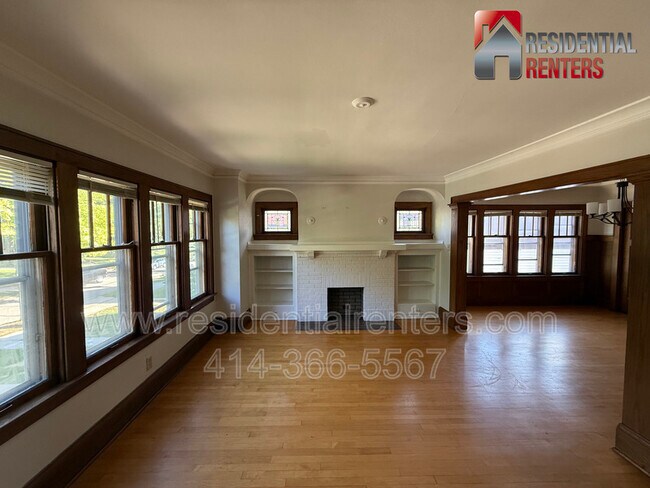 4435 N Cramer St in Shorewood, WI - Building Photo - Building Photo