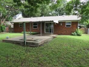 1215 Glenwood St in Norman, OK - Building Photo - Building Photo