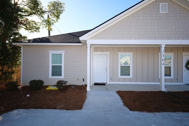 property at 2304 Mimosa Dr