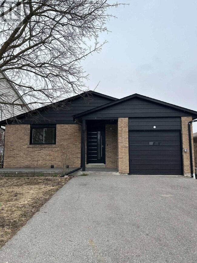 189 Lloyd Ave in Newmarket, ON - Building Photo - Building Photo