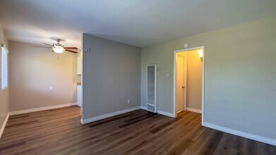 2855-2865 A St in San Diego, CA - Foto de edificio - Interior Photo