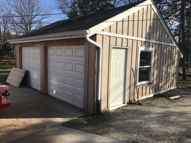 2324 Brandywine Ln in Port Huron, MI - Foto de edificio - Building Photo