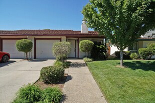 11010 Cobblestone Dr in Rancho Cordova, CA - Building Photo