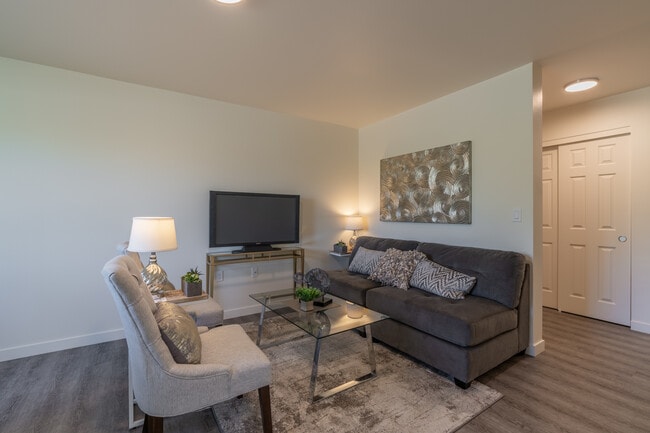 Cherry Springs in Springfield, OR - Building Photo - Interior Photo