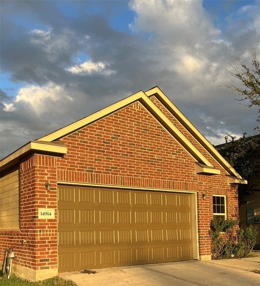 property at 14914 Darbydale Dr