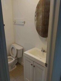 2044 Hollins St photo'