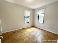 1578 Tremont St, Unit 4 in Boston, MA - Foto de edificio - Building Photo