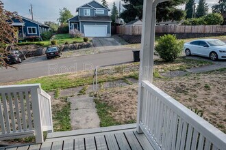 2243 E 35th St in Tacoma, WA - Building Photo - Building Photo