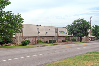 Aspen Way Apartments in Oklahoma City, OK - Building Photo - Building Photo