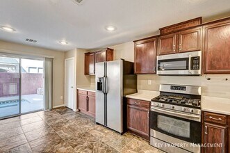 312 Snow Dome Ave in North Las Vegas, NV - Building Photo - Building Photo