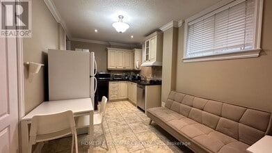 202C Finch Ave E in Toronto, ON - Building Photo - Building Photo