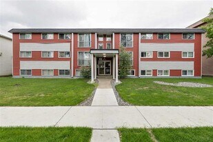 10615-10114 114 St NW in Edmonton, AB - Building Photo