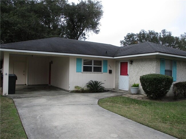 609 Delegal St in St. Simons Island, GA - Building Photo - Building Photo