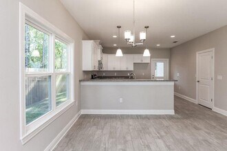 9946 Mariposa St in Navarre, FL - Building Photo - Building Photo