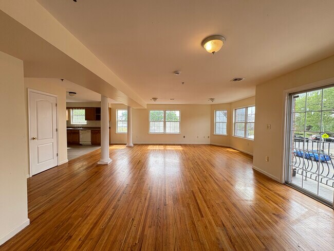 324-326 Clinton Ave, Unit 2 in Newark, NJ - Building Photo - Building Photo
