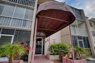 519 Albee Farm Rd in Venice, FL - Building Photo - Building Photo