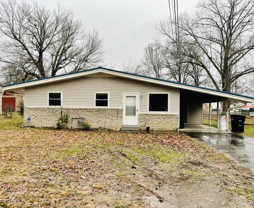 204 Tulsa Ave in Tullahoma, TN - Building Photo