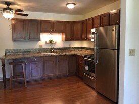 909 E Vine St Apartamentos