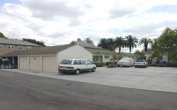 412 W C St in Ontario, CA - Building Photo