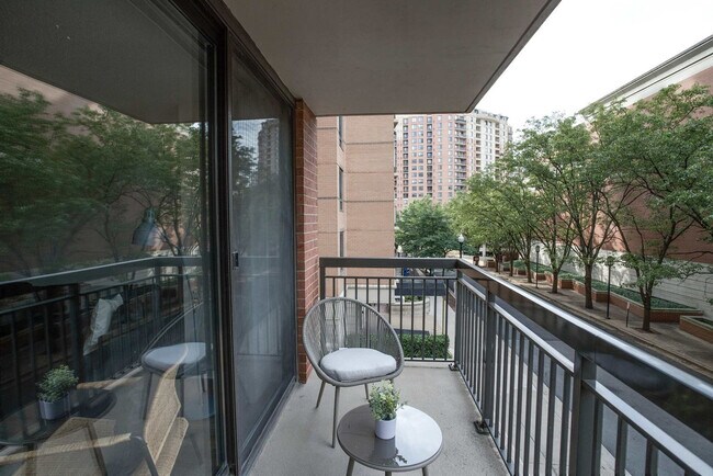 801 15th St S in Arlington, VA - Building Photo - Building Photo