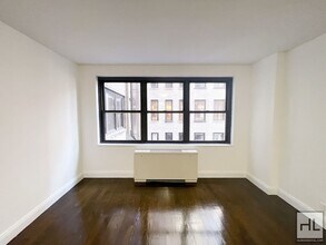 5 AVENUE in New York, NY - Building Photo - Building Photo