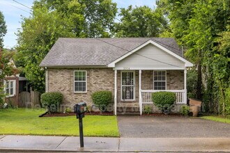 2004 Scott Ave in Nashville, TN - Foto de edificio - Building Photo