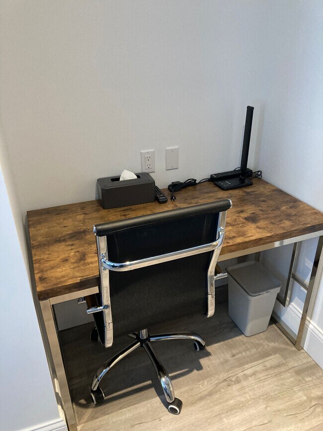 308 E 52nd St in New York, NY - Foto de edificio - Building Photo