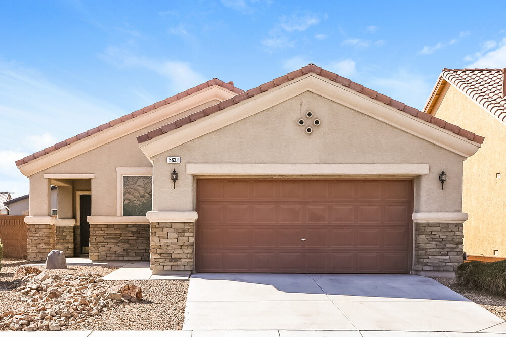 5633 N Lookout Crest St in North Las Vegas, NV - Foto de edificio
