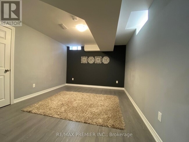property at 271 Wardlaw Pl