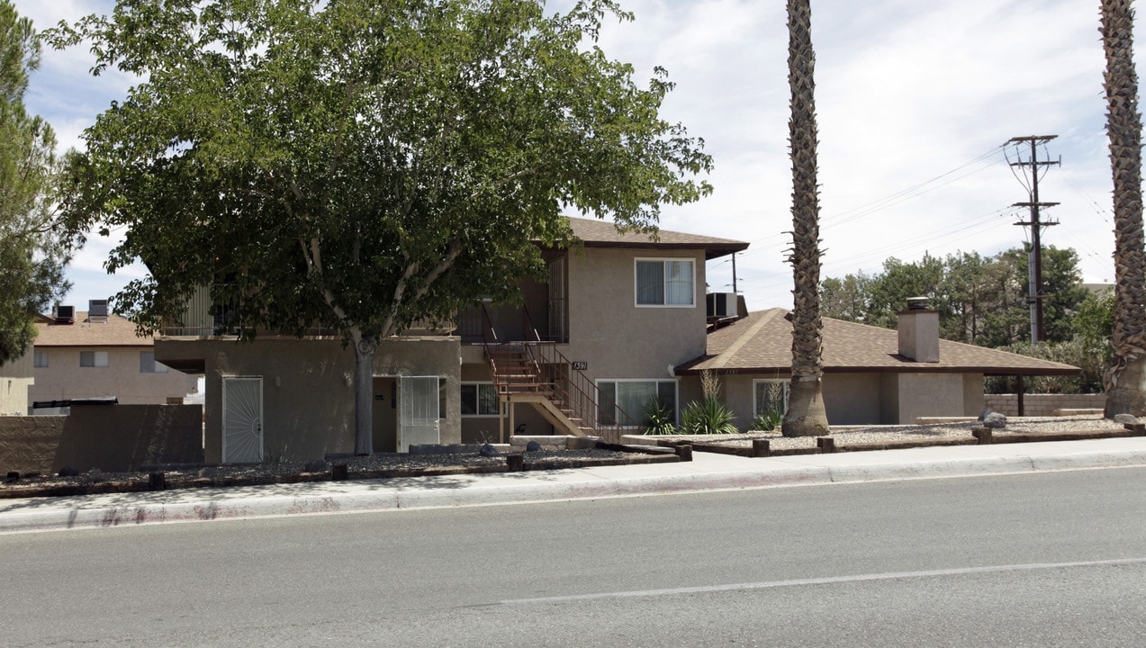 1391 Barstow Blvd in Barstow, CA - Building Photo