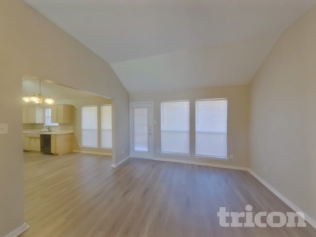 7501 Ashcroft Cir in Fort Worth, TX - Building Photo - Building Photo