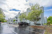 Spyglass Condominium in Des Moines, WA - Building Photo - Building Photo