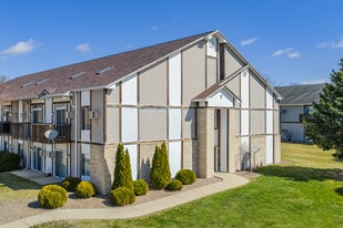 Palmer House Apartments in Janesville, WI - Building Photo