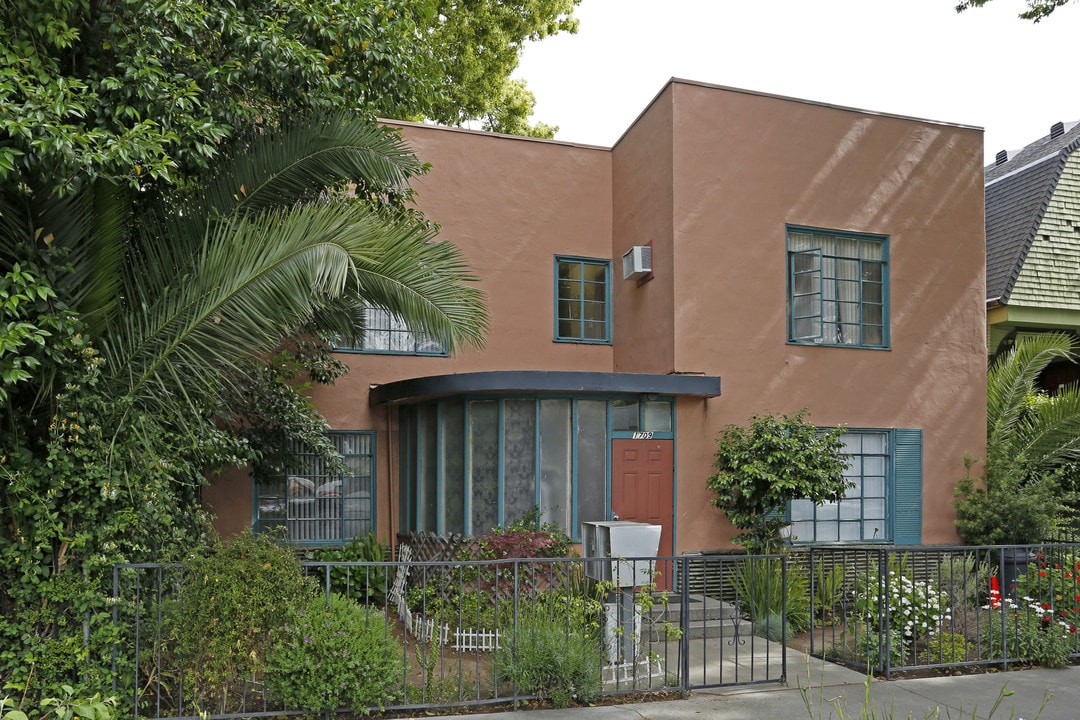 1709 Capitol Ave in Sacramento, CA - Building Photo