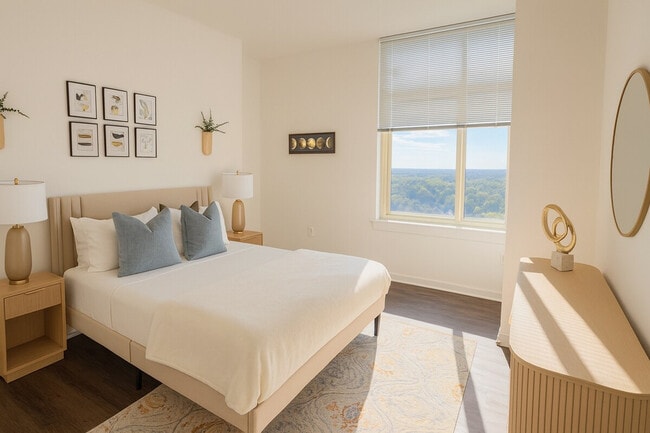 1556 Spring Hill Rd, Unit SI ID1395384P in McLean, VA - Building Photo - Building Photo