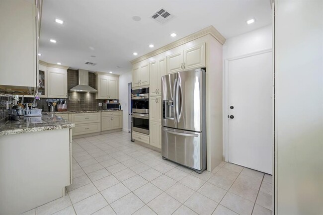321 SW 11th Ave in Hallandale Beach, FL - Building Photo - Building Photo