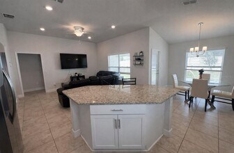 14529 Scottburgh Glen Dr in Wimauma, FL - Building Photo - Building Photo