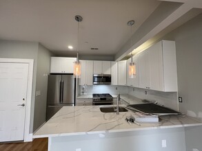 75 Pearl St, Unit 2 in Somerville, MA - Building Photo - Building Photo
