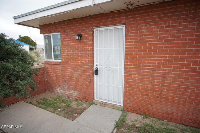 property at 1421 St Johns Dr