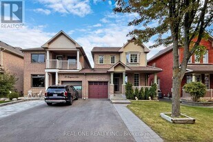19 Longwood Ave in Richmond Hill, ON - Building Photo