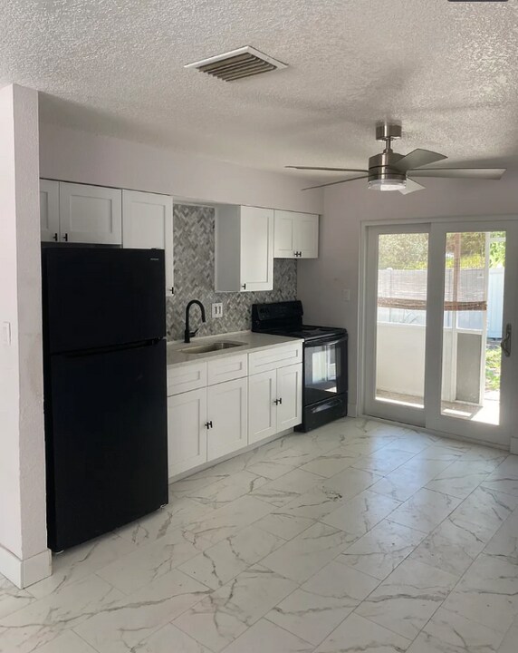 4484 Parmely St in Port Charlotte, FL - Building Photo