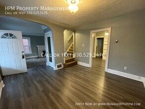866 S Hawkins Ave in Akron, OH - Building Photo - Building Photo