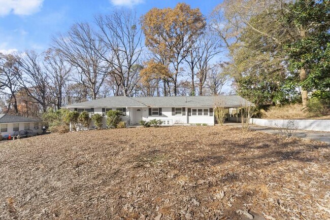 2352 Elmwood Cir SE in Atlanta, GA - Building Photo - Building Photo