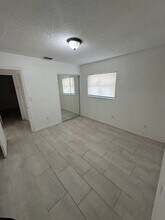 1347-1349 W 2nd St in Lakeland, FL - Foto de edificio - Building Photo