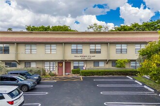 2530 Coral Springs Dr in Coral Springs, FL - Building Photo - Building Photo