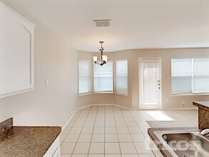 1300 Pine Ln in Fort Worth, TX - Building Photo - Building Photo